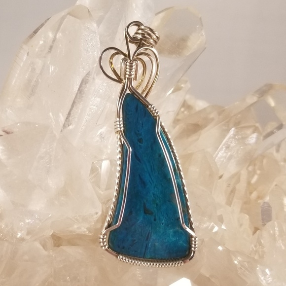 Wire wrapped Chrysocolla Pendant - Picture 4 of 15